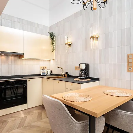 Urban Light - 3' Main Square - By Upstairs * 크라쿠프