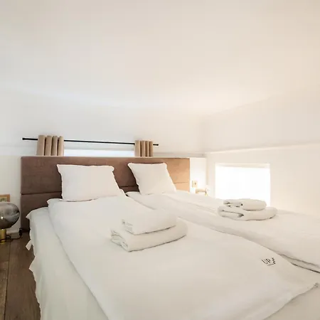 Urban Light - 3' Main Square - By Upstairs *