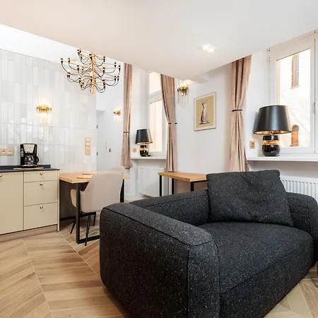 Urban Light - 3' Main Square - By Upstairs 아파트